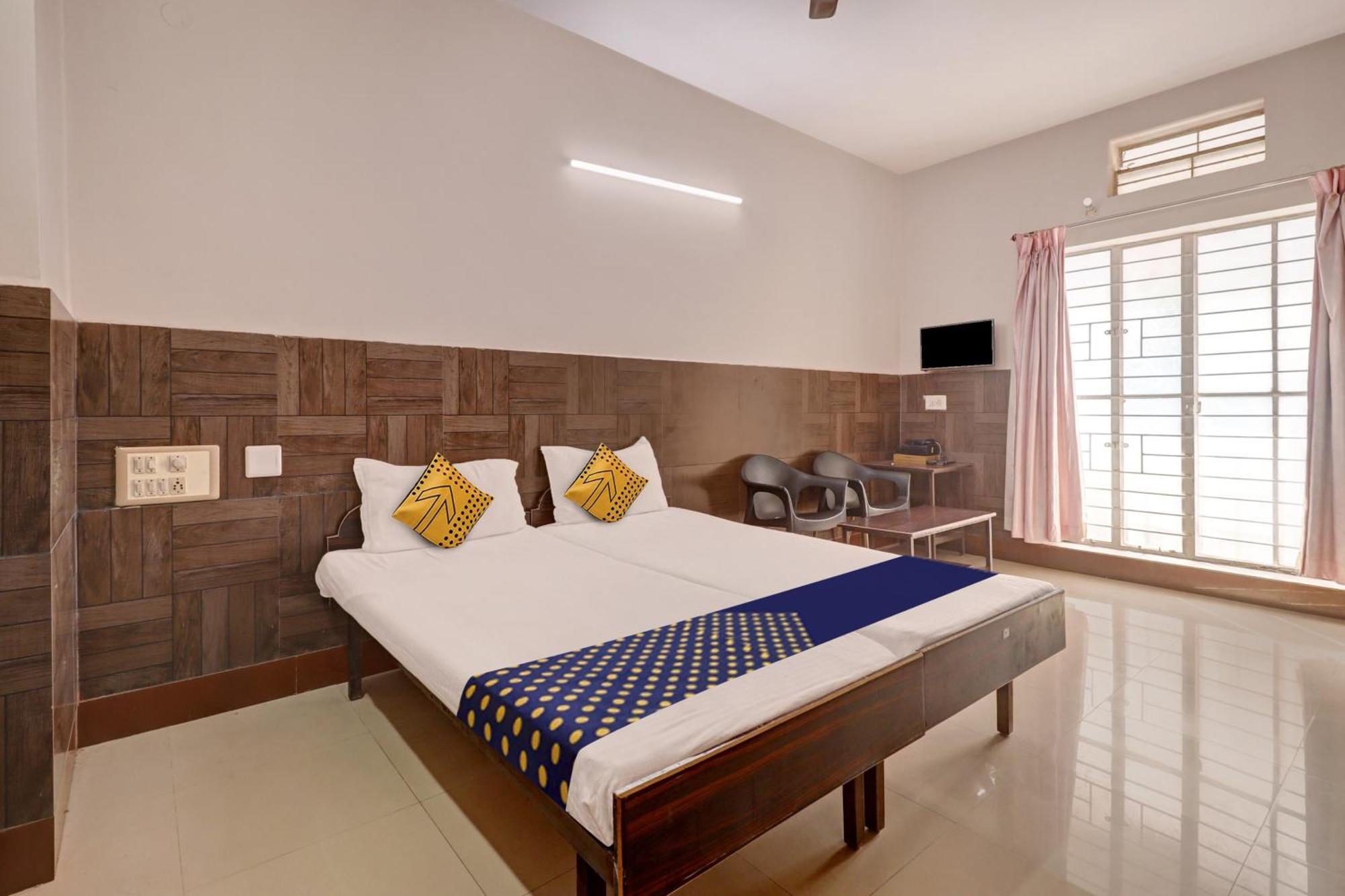 Spot On Ganga Yatri Nivas Hotel Gundlupet Exterior foto